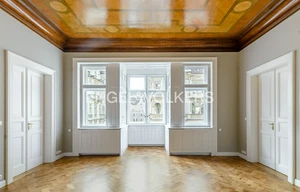 Apartment for rent, 5 bedrooms +, 295m<sup>2</sup>