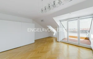 Apartment for rent, 4+kk - 3 bedrooms, 168m<sup>2</sup>