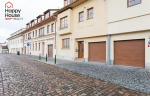 Family house for rent, 290m<sup>2</sup>, 550m<sup>2</sup> of land