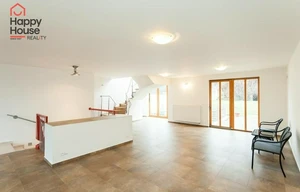 Family house for rent, 290m<sup>2</sup>, 550m<sup>2</sup> of land