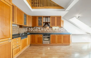 Apartment for rent, 4+kk - 3 bedrooms, 173m<sup>2</sup>