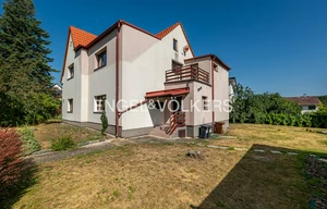 Family house for rent, 230m<sup>2</sup>, 859m<sup>2</sup> of land