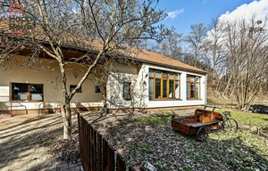 Family house for sale, 280m<sup>2</sup>, 1000m<sup>2</sup> of land