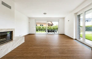 Family house for rent, 500m<sup>2</sup>, 700m<sup>2</sup> of land