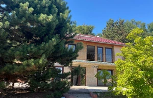 Family house for sale, 271m<sup>2</sup>, 819m<sup>2</sup> of land