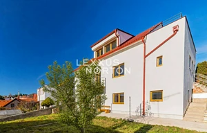 Family house for rent, 190m<sup>2</sup>, 572m<sup>2</sup> of land