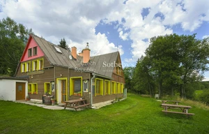 Country house for sale, 380m<sup>2</sup>, 600m<sup>2</sup> of land