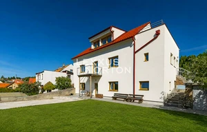 Family house for rent, 190m<sup>2</sup>, 572m<sup>2</sup> of land