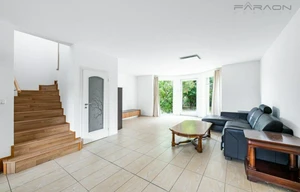 Family house for rent, 195m<sup>2</sup>, 612m<sup>2</sup> of land