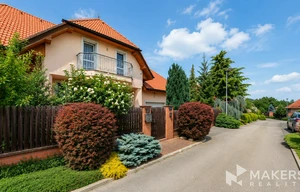 Family house for sale, 331m<sup>2</sup>, 803m<sup>2</sup> of land