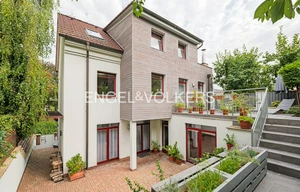 Villa for rent, 351m<sup>2</sup>, 223m<sup>2</sup> of land