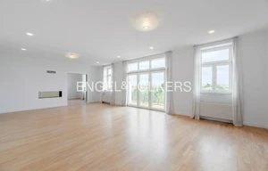 Apartment for rent, 5 bedrooms +, 204m<sup>2</sup>
