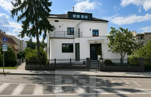 Villa for rent, 362m<sup>2</sup>, 180m<sup>2</sup> of land