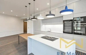 Apartment for rent, 4+kk - 3 bedrooms, 167m<sup>2</sup>