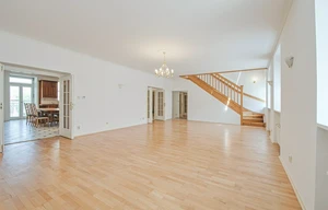 Apartment for rent, 4+1 - 3 bedrooms, 205m<sup>2</sup>