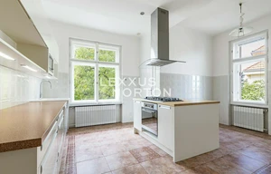 Apartment for rent, 5+1 - 4 bedrooms, 150m<sup>2</sup>