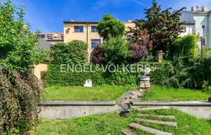 Multigenerational home for sale, 324m<sup>2</sup>, 454m<sup>2</sup> of land