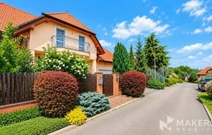 Family house for sale, 331m<sup>2</sup>, 803m<sup>2</sup> of land