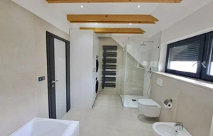 Family house for rent, 166m<sup>2</sup>, 437m<sup>2</sup> of land