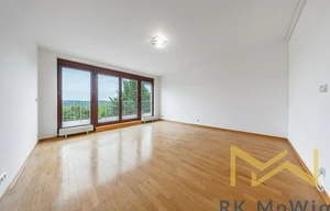 Villa for rent, 360m<sup>2</sup>, 857m<sup>2</sup> of land