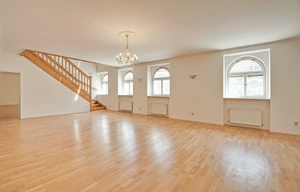 Apartment for rent, 4+1 - 3 bedrooms, 205m<sup>2</sup>