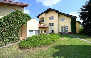 Villa for rent, 454m<sup>2</sup>, 726m<sup>2</sup> of land