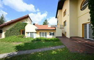 Villa for rent, 454m<sup>2</sup>, 726m<sup>2</sup> of land