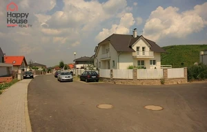 Family house for rent, 285m<sup>2</sup>, 1285m<sup>2</sup> of land