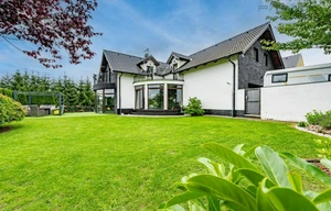 Family house for sale, 346m<sup>2</sup>, 1180m<sup>2</sup> of land