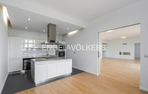 Apartment for rent, 5 bedrooms +, 204m<sup>2</sup>