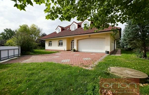 Family house for sale, 302m<sup>2</sup>, 1203m<sup>2</sup> of land