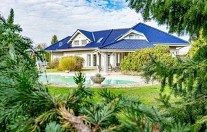 Family house for sale, 454m<sup>2</sup>, 1837m<sup>2</sup> of land