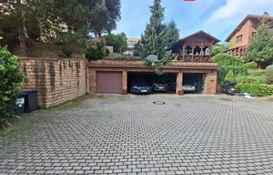 Apartment for rent, 5+kk - 4 bedrooms, 226m<sup>2</sup>