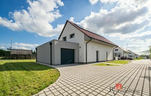 Family house for sale, 164m<sup>2</sup>, 723m<sup>2</sup> of land