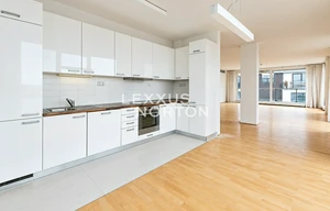 Apartment for rent, 5+kk - 4 bedrooms, 185m<sup>2</sup>