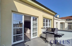 Apartment for rent, 5 bedrooms +, 218m<sup>2</sup>