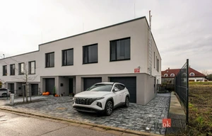 Apartment for rent, 4+kk - 3 bedrooms, 149m<sup>2</sup>