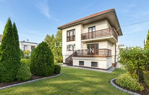 Family house for rent, 273m<sup>2</sup>, 824m<sup>2</sup> of land