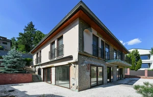 Family house for sale, 271m<sup>2</sup>, 819m<sup>2</sup> of land