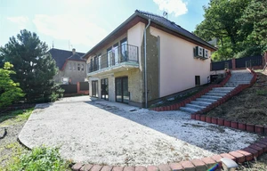 Family house for sale, 271m<sup>2</sup>, 819m<sup>2</sup> of land