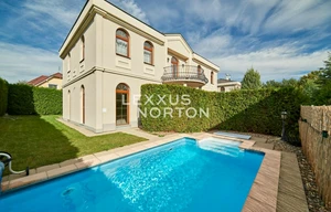 Villa for rent, 270m<sup>2</sup>, 429m<sup>2</sup> of land