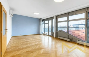 Apartment for rent, 5+kk - 4 bedrooms, 202m<sup>2</sup>