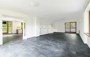 Family house for rent, 354m<sup>2</sup>, 850m<sup>2</sup> of land