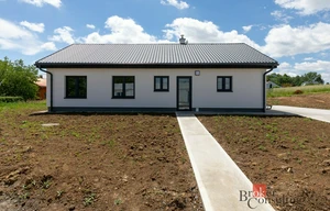 Family house for sale, 110m<sup>2</sup>, 857m<sup>2</sup> of land
