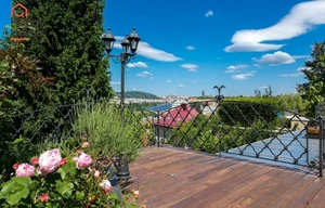 Apartment for rent, 5 bedrooms +, 240m<sup>2</sup>