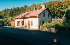 Family house for sale, 223m<sup>2</sup>, 883m<sup>2</sup> of land