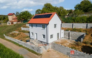 Family house for sale, 139m<sup>2</sup>, 818m<sup>2</sup> of land
