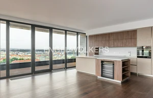 Apartment for rent, 5+kk - 4 bedrooms, 230m<sup>2</sup>