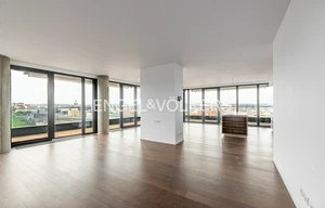 Apartment for rent, 5+kk - 4 bedrooms, 230m<sup>2</sup>