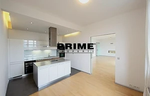 Apartment for rent, 5 bedrooms +, 204m<sup>2</sup>